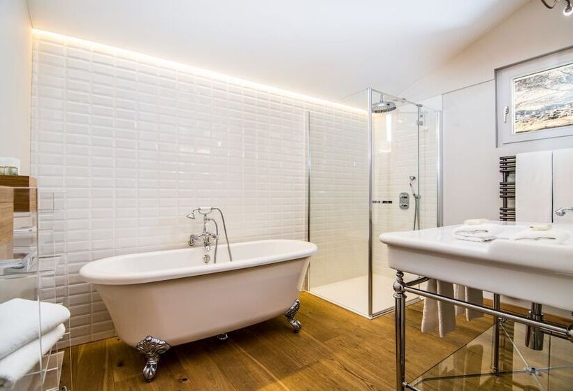 Waldhotel Fletschhorn Panoramic Retreat In Saas Fee