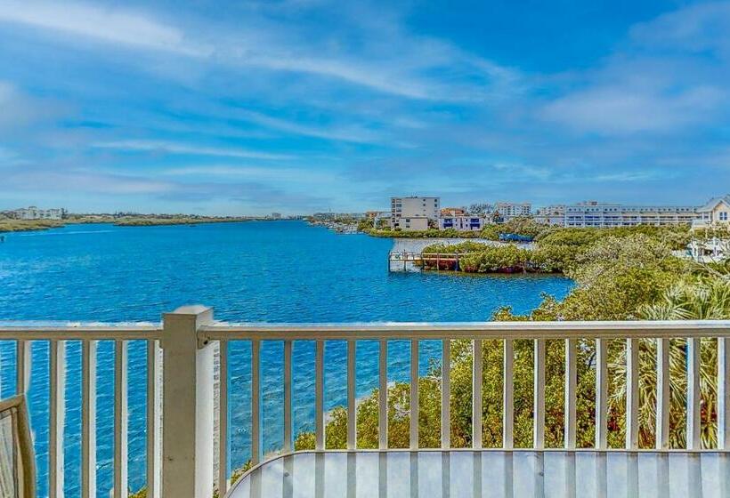 فندق Captain S Cove #207