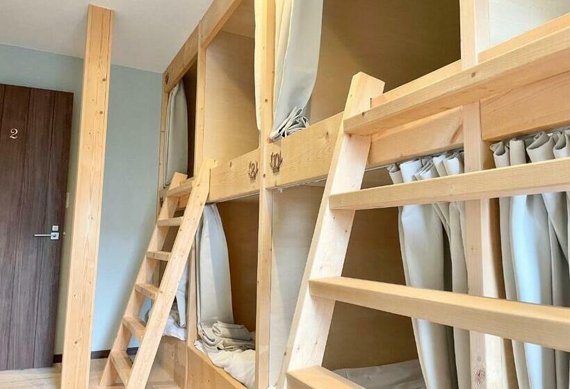 מלון כמוסות Yukara Leaf Lodge