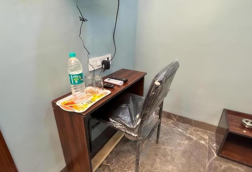 Отель Abhinanadan