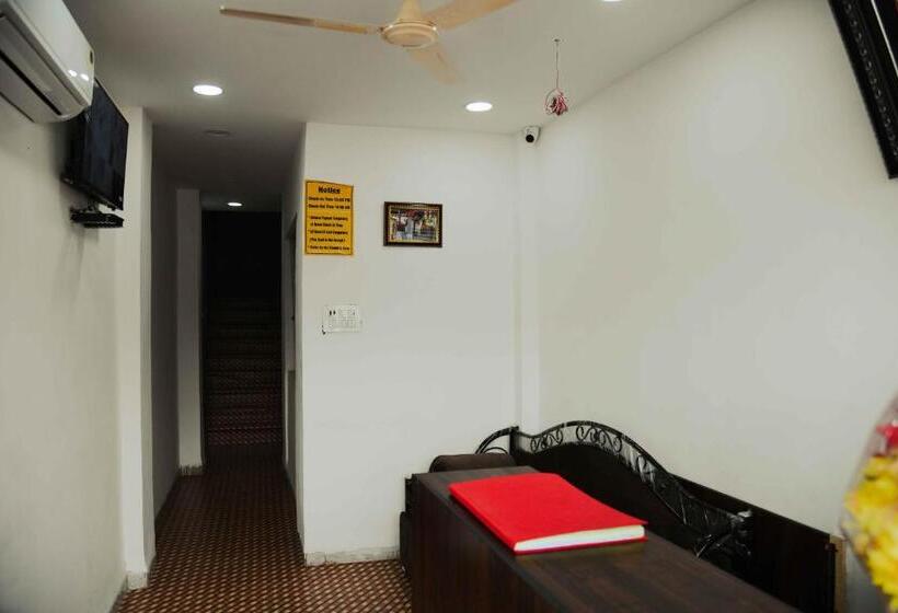 Отель Abhinanadan