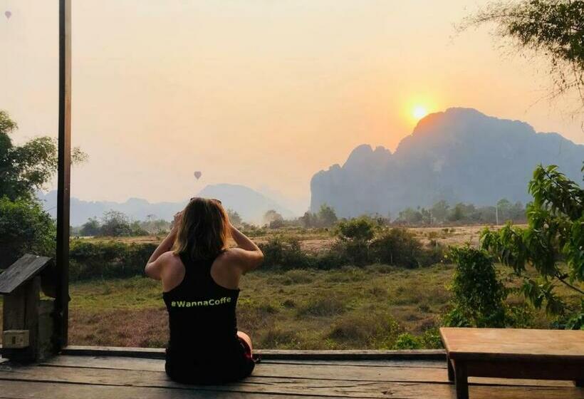 בית מלון כפרי Jungle Paradise Vangvieng   Bungalows