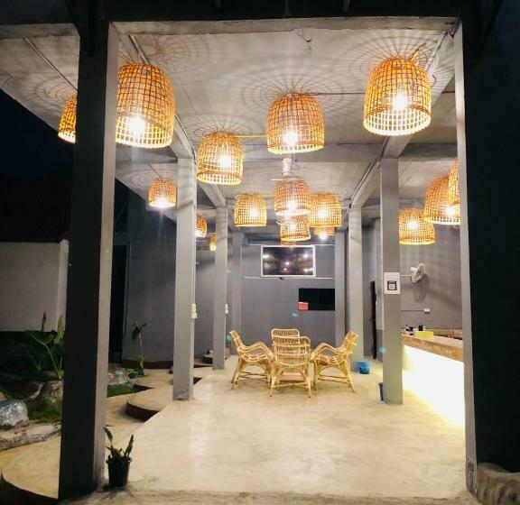 בית מלון כפרי Jungle Paradise Vangvieng   Bungalows