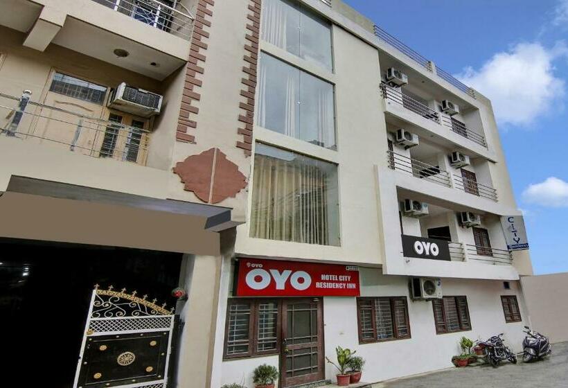 Отель Oyo Flagship 7230  City Inn