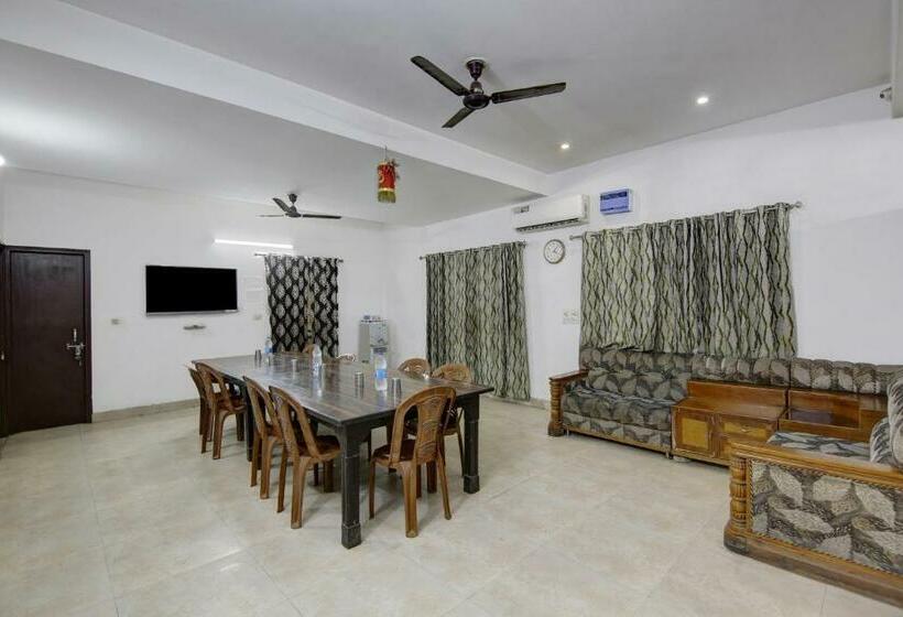 Отель Oyo Flagship 7230  City Inn