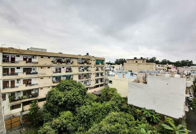 Отель Oyo Flagship 7230  City Inn