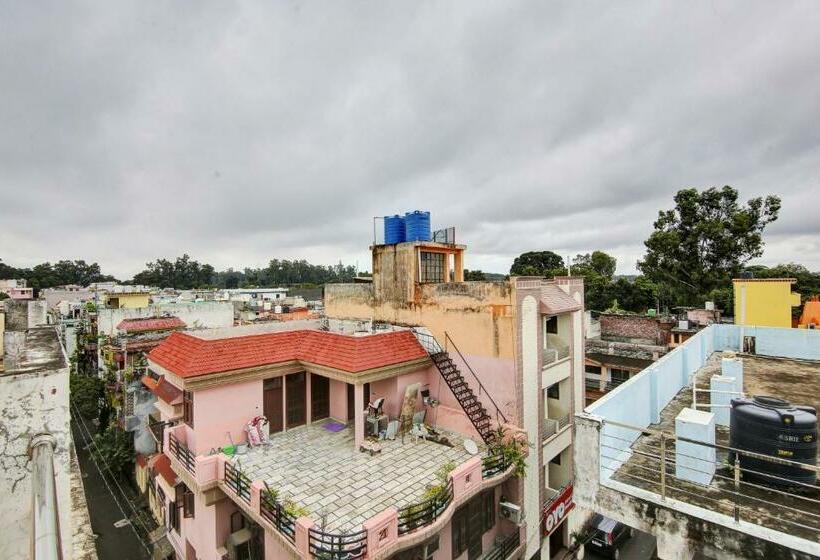 Отель Oyo Flagship 7230  City Inn