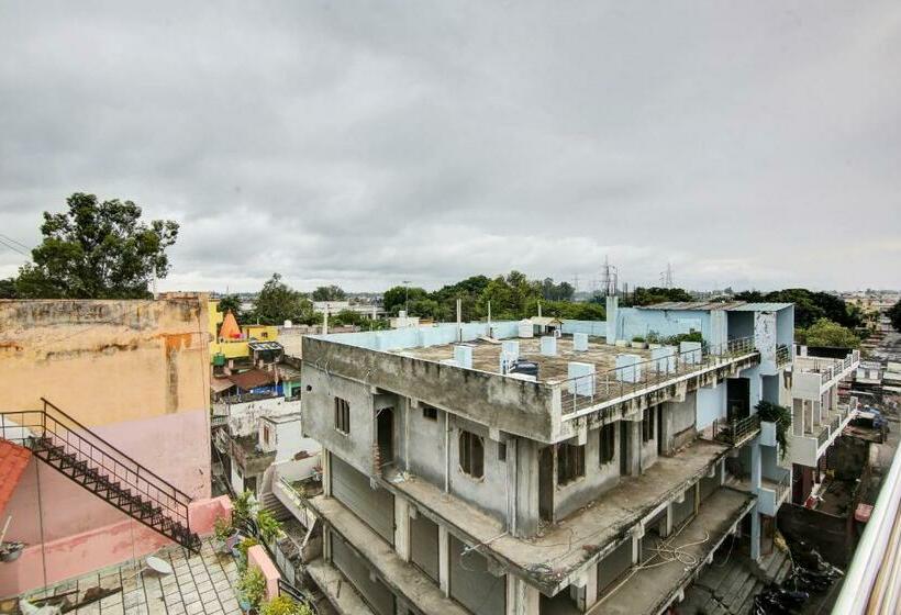 Отель Oyo Flagship 7230  City Inn