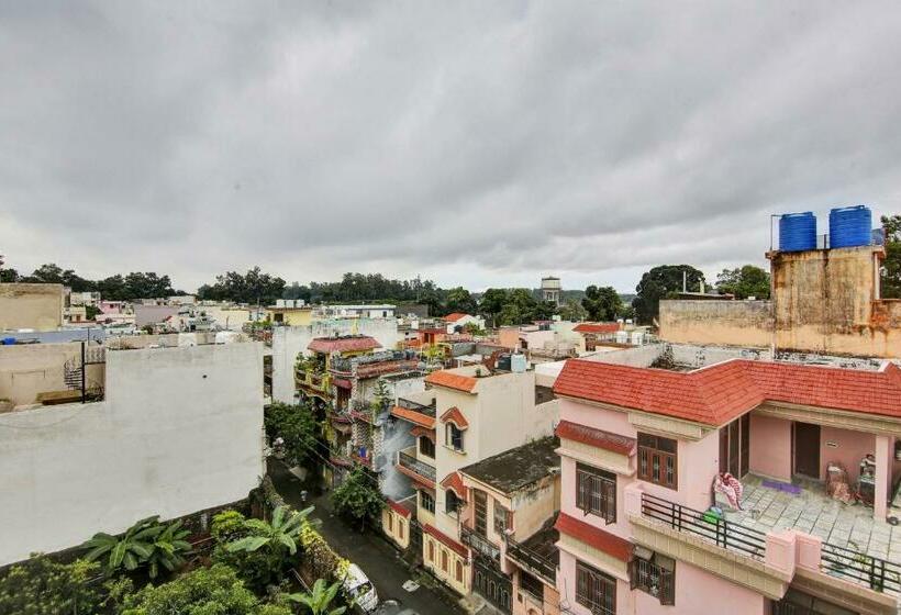 Отель Oyo Flagship 7230  City Inn