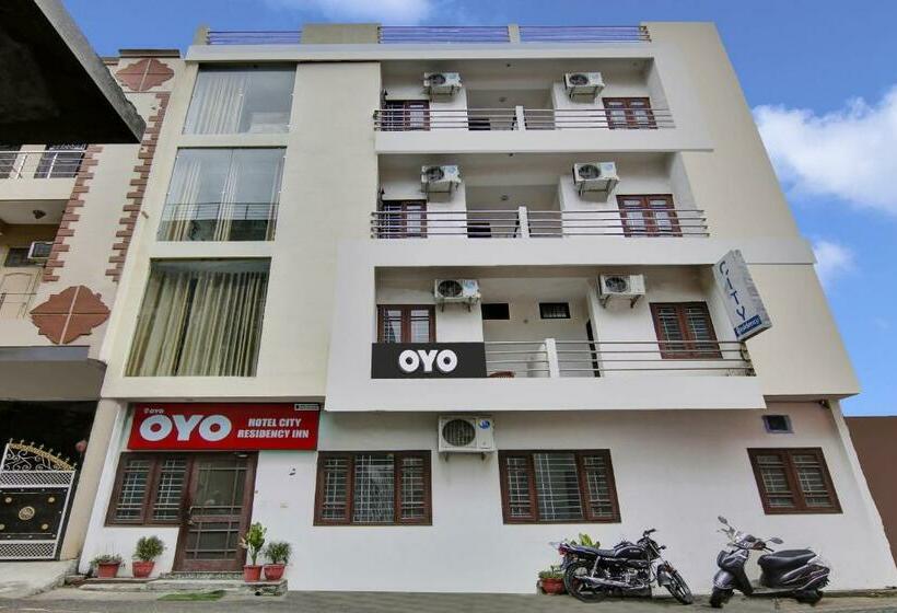 Отель Oyo Flagship 7230  City Inn