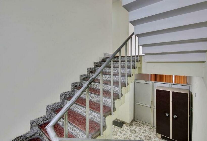 Отель Oyo Flagship 7230  City Inn