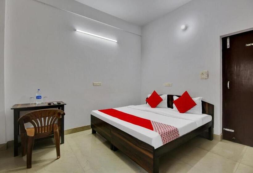 Отель Oyo Flagship 7230  City Inn