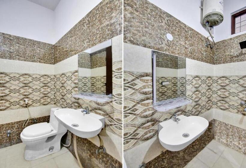 Отель Oyo Flagship 7230  City Inn