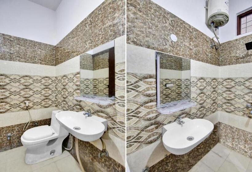 Отель Oyo Flagship 7230  City Inn