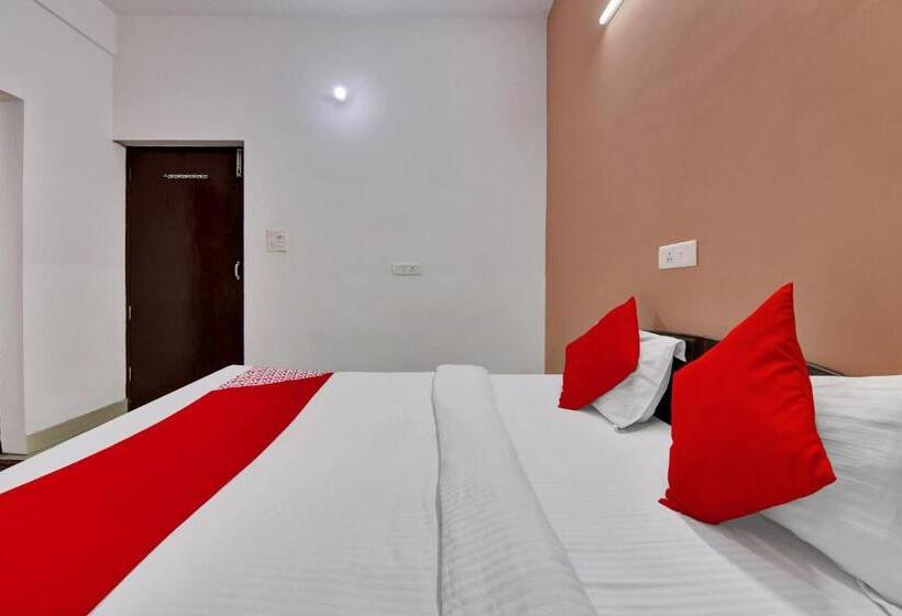 Отель Oyo Flagship 7230  City Inn