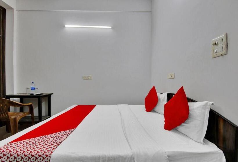 Отель Oyo Flagship 7230  City Inn