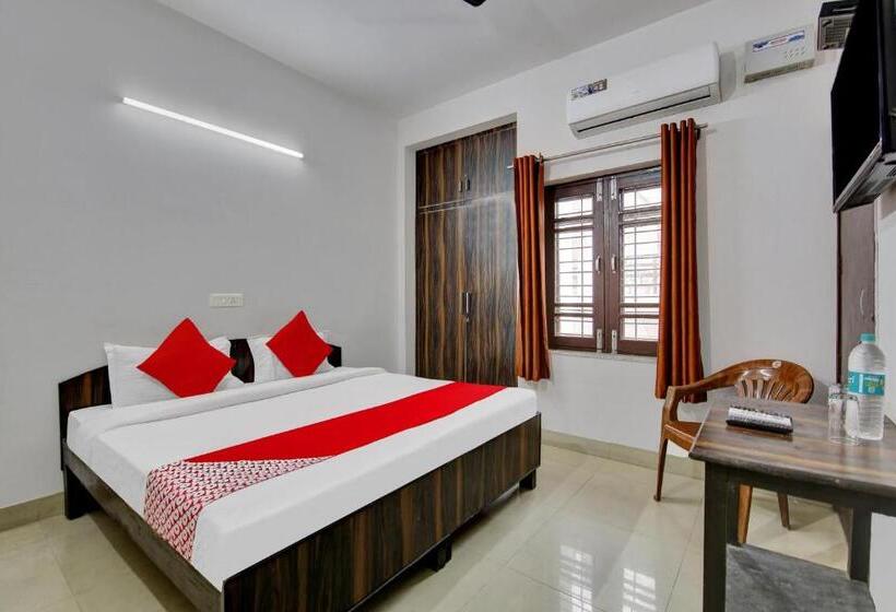 Отель Oyo Flagship 7230  City Inn