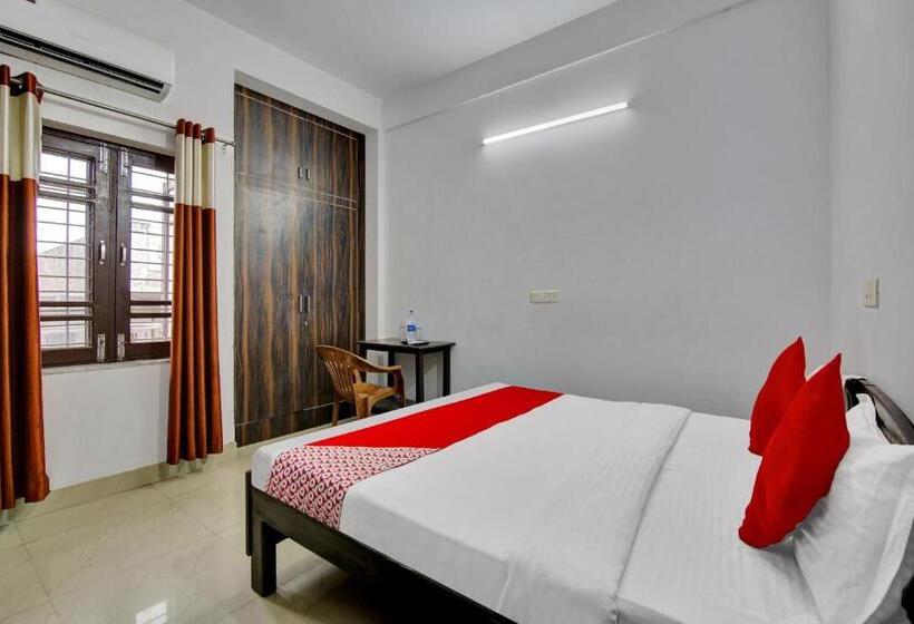 Отель Oyo Flagship 7230  City Inn