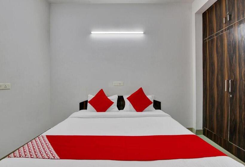 Отель Oyo Flagship 7230  City Inn