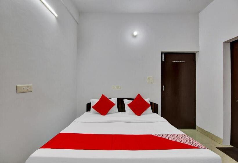 Отель Oyo Flagship 7230  City Inn