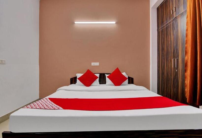 Отель Oyo Flagship 7230  City Inn