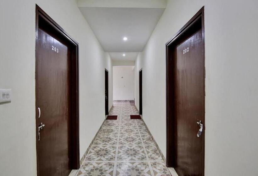 Отель Oyo Flagship 7230  City Inn