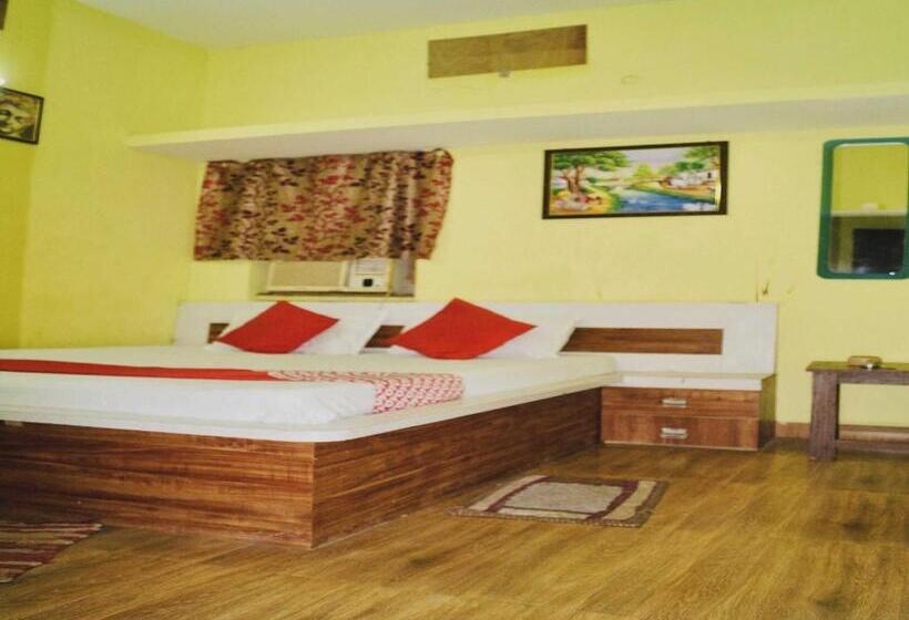 בית מלון כפרי Oyo Flagship 81203 Sai Kripa Guest House