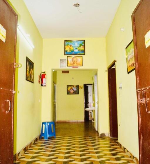 בית מלון כפרי Oyo Flagship 81203 Sai Kripa Guest House