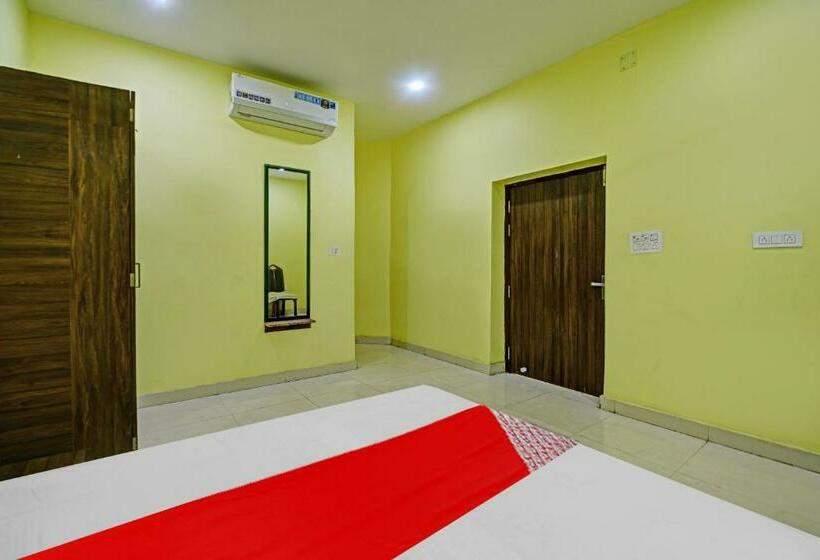 فندق Oyo Flagship 81214 The Ganga Regency