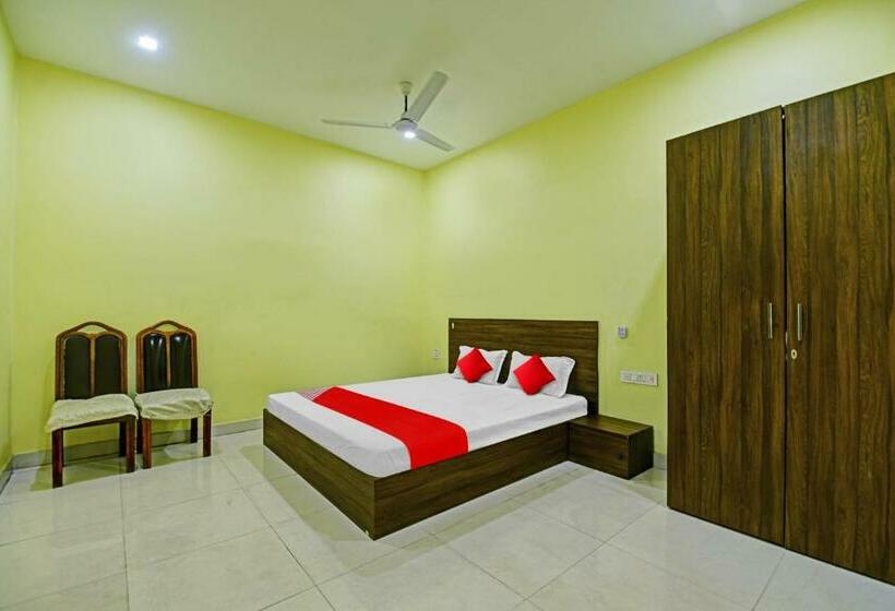 فندق Oyo Flagship 81214 The Ganga Regency