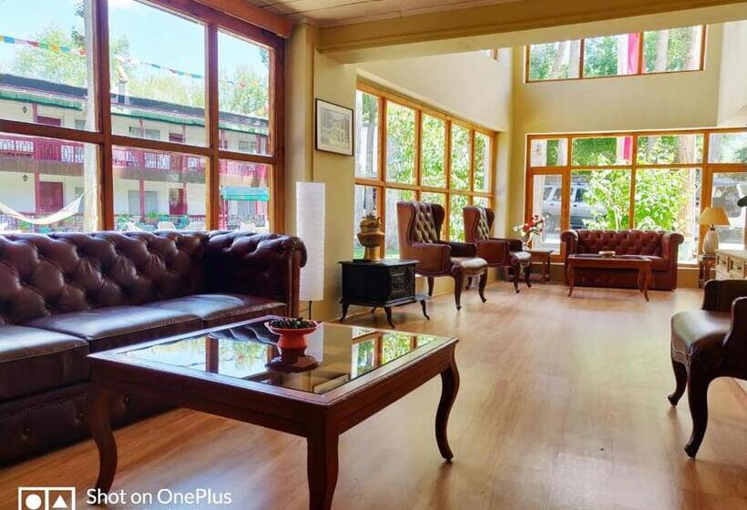 Hotel Shambhala Resort