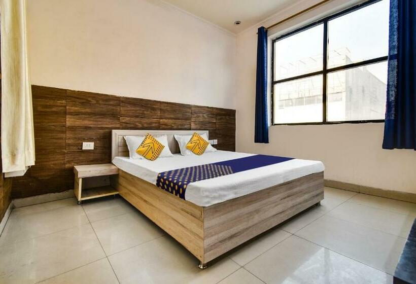 Отель Spot On 81226 Utkarsh Homestay