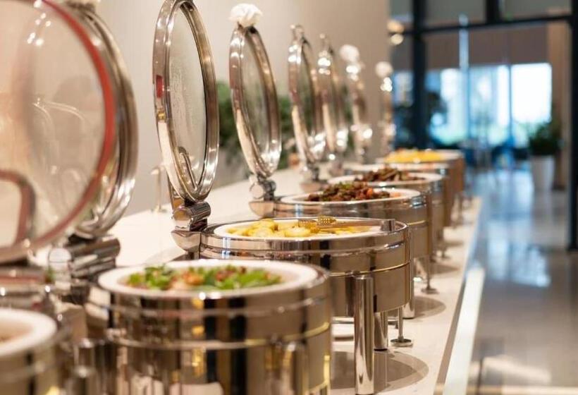 هتل The Sea View Cam Ranh Beach Resort