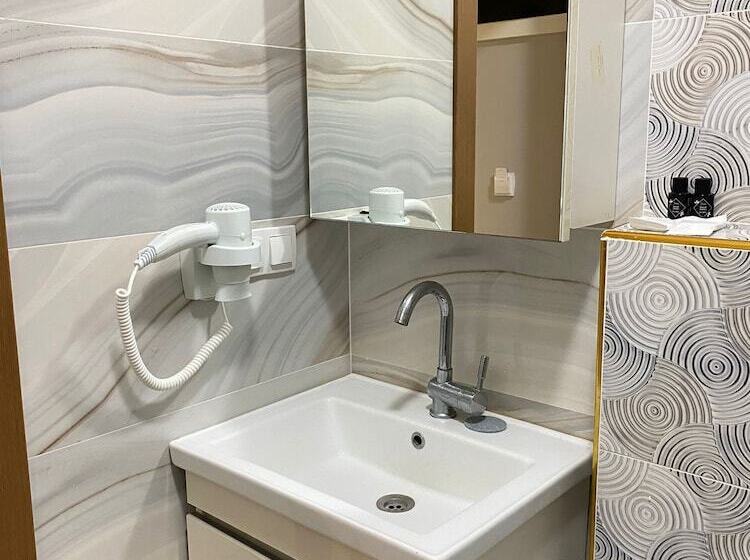 酒店 The Second House