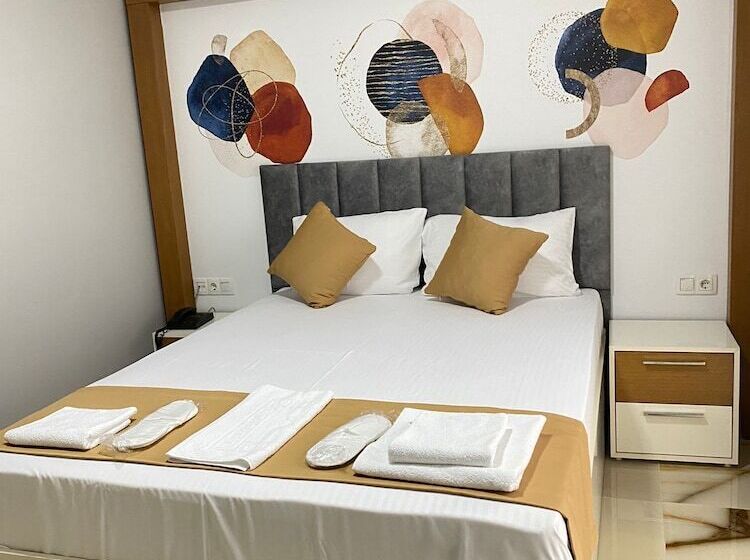 酒店 The Second House