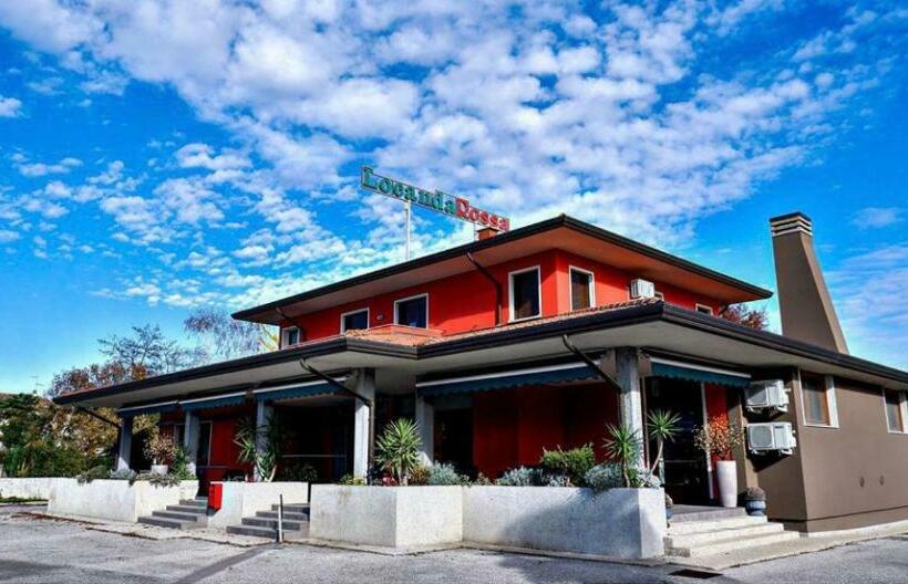 פנסיון Locanda Rossa