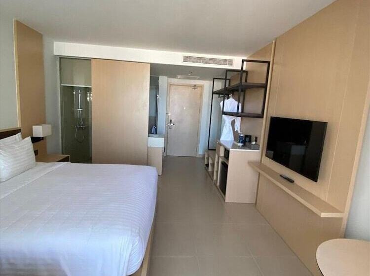 هتل The Sea View Cam Ranh Beach Resort