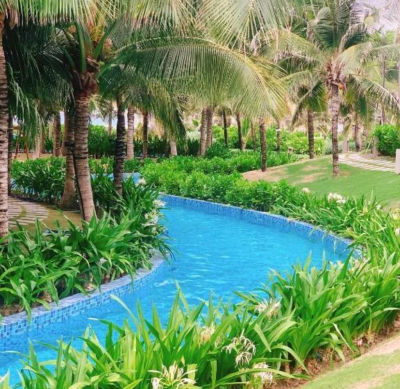 هتل The Sea View Cam Ranh Beach Resort