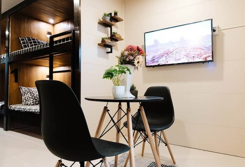 هاستل J & J Homestay