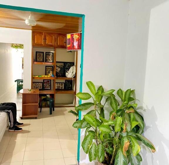 ベッドアンドブレックファースト Aurelia Compartida Hospedaje