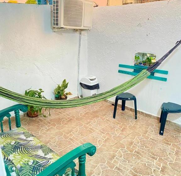 تختخواب و صبحانه Aurelia Compartida Hospedaje