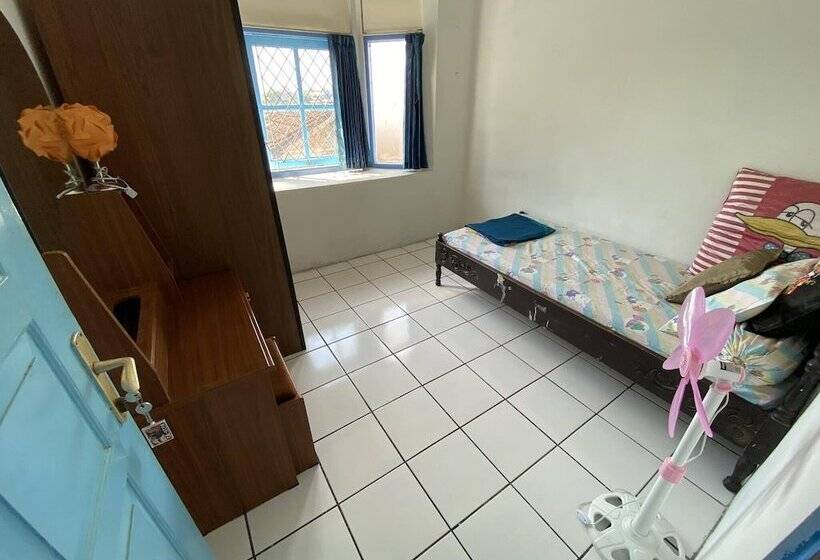 مبيت وإفطار Singgah Macanan