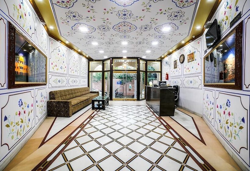 Отель White Palace