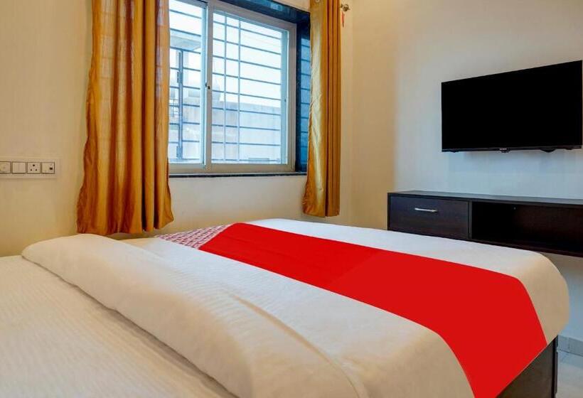 Fabhotel The Golden Leaf