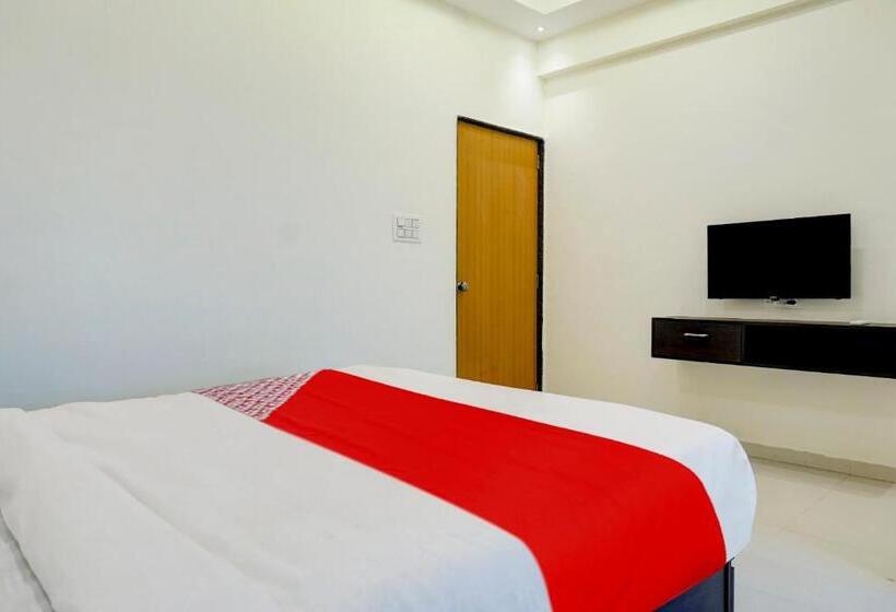 Fabhotel The Golden Leaf