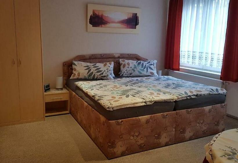 Galeriecafe Und Pension Ambiente