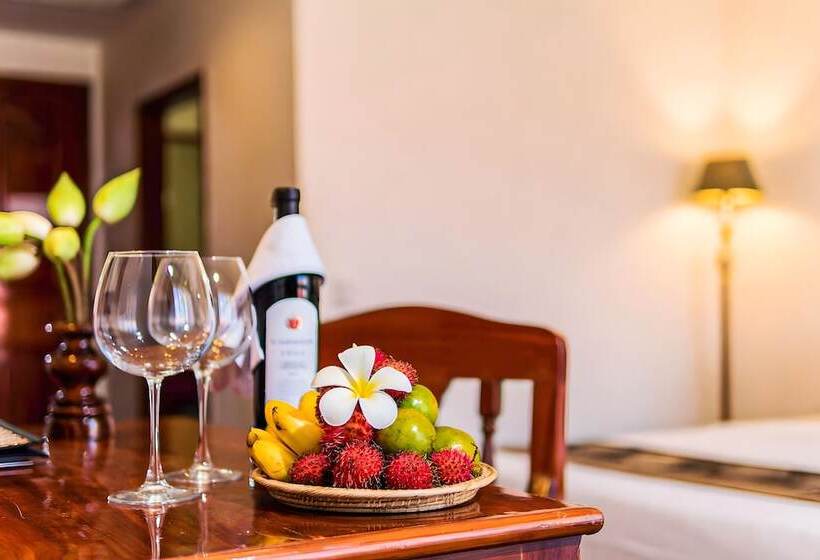 Отель Angkor Trails Residence