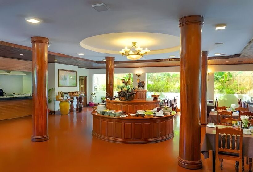 Отель Angkor Trails Residence