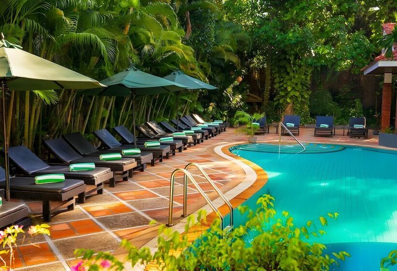 Отель Angkor Trails Residence