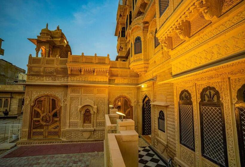 בית מלון כפרי Golden Rock Palace